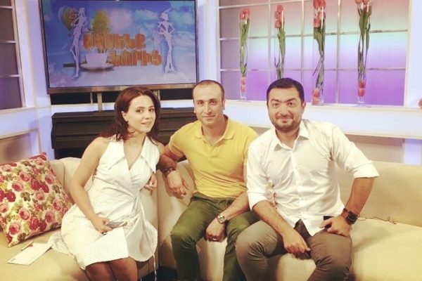 «Ես միշտ վերադառնալու եմ և ստեղծագործելու եմ Հայաստանում…»,- Կենտրոն TV-ի «Սկսենք նորից» առավոտյան հաղորդաշարի ընթացքում նշեց Արամը Դանիելյանը (15.07.2016)